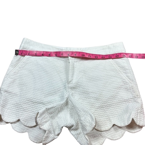 LILLY PULITZER: Buttercup Scalloped White Shorts -Size 4 - Picture 13 of 14
